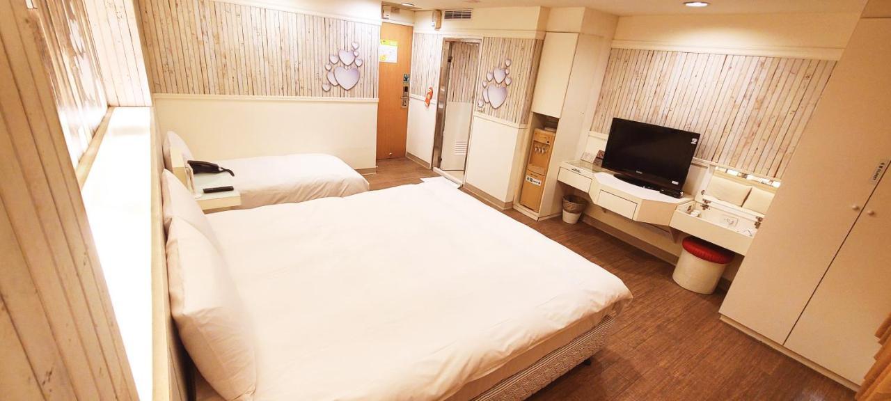Kiwi Express Hotel - Zhong Zheng Branch Taichung Eksteriør billede