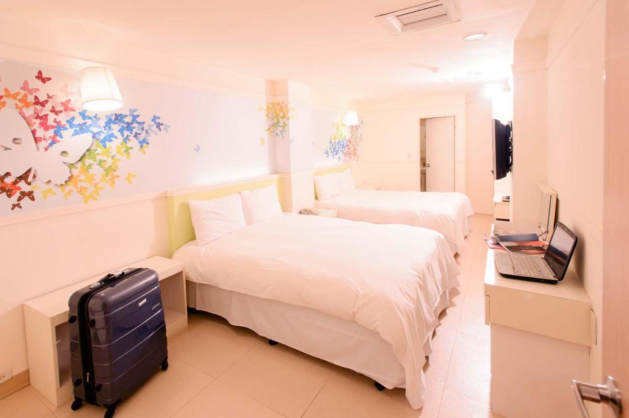 Kiwi Express Hotel - Zhong Zheng Branch Taichung Eksteriør billede