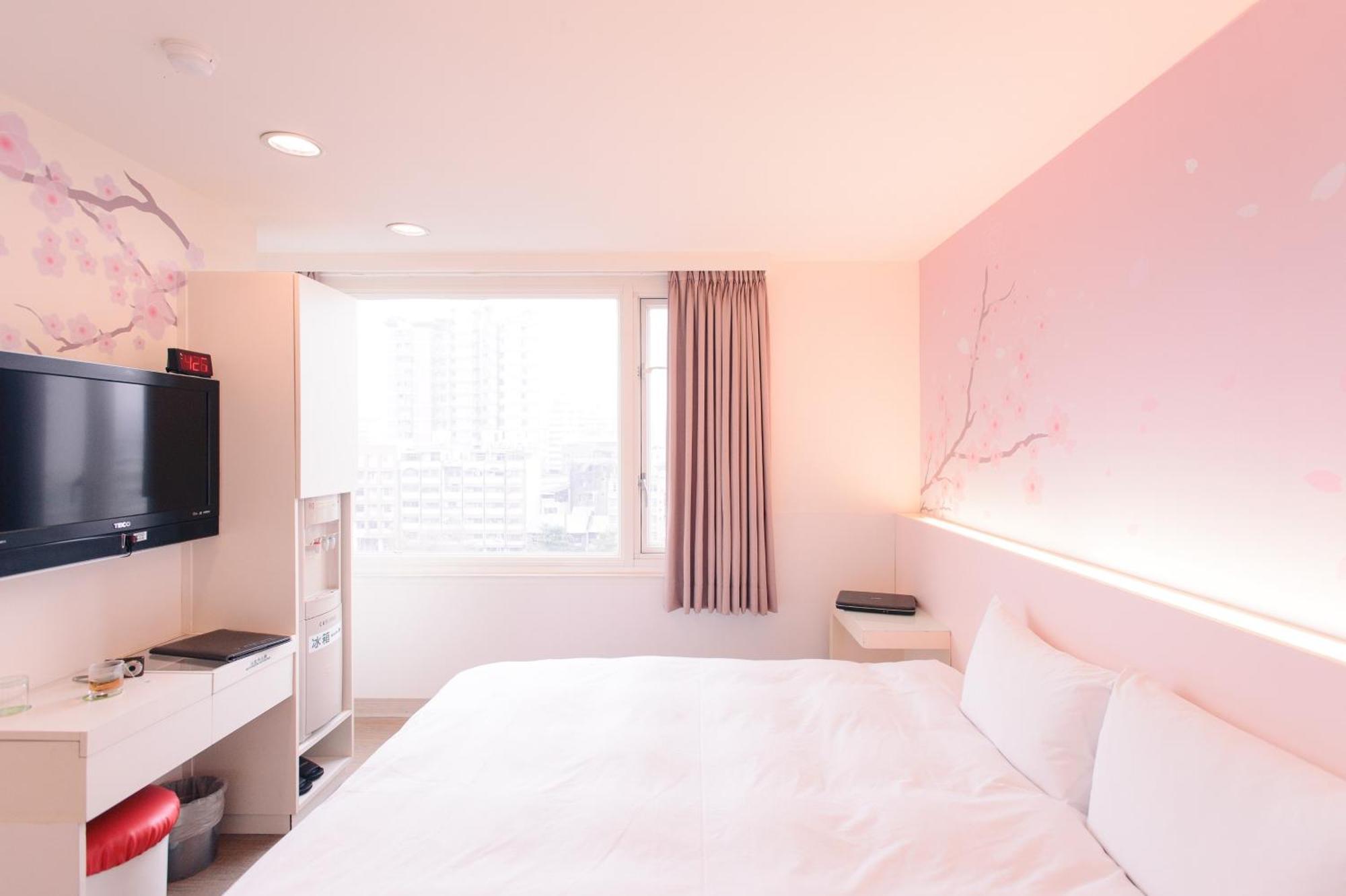 Kiwi Express Hotel - Zhong Zheng Branch Taichung Eksteriør billede