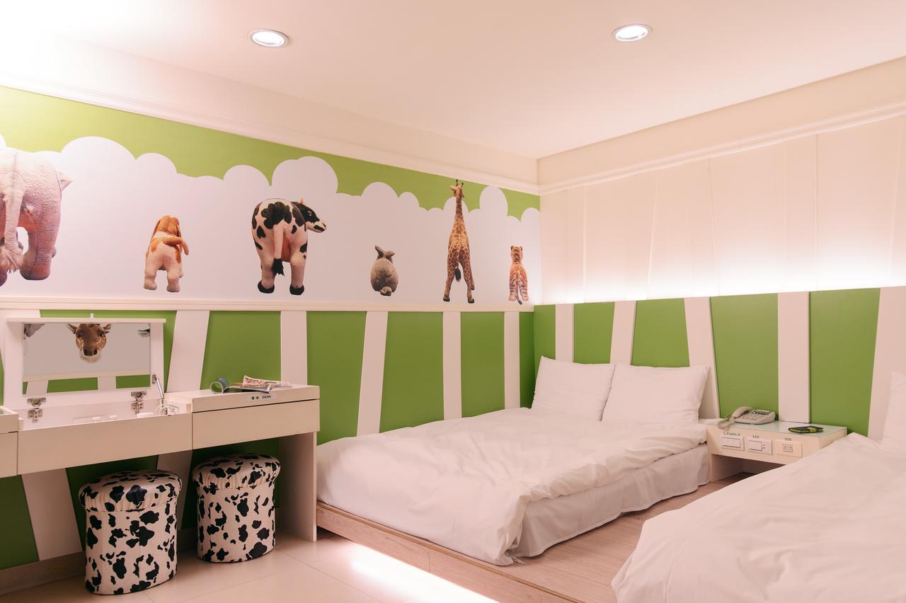 Kiwi Express Hotel - Zhong Zheng Branch Taichung Eksteriør billede