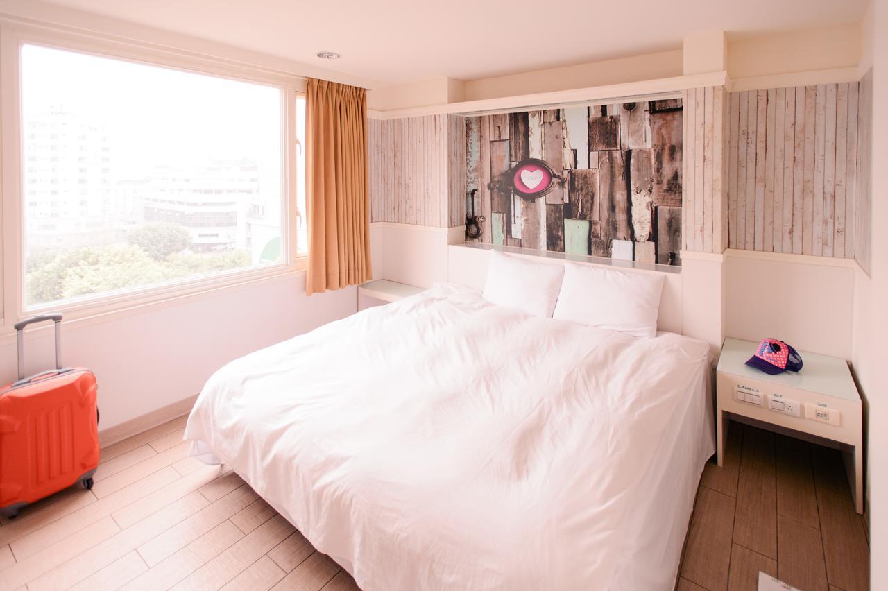 Kiwi Express Hotel - Zhong Zheng Branch Taichung Eksteriør billede