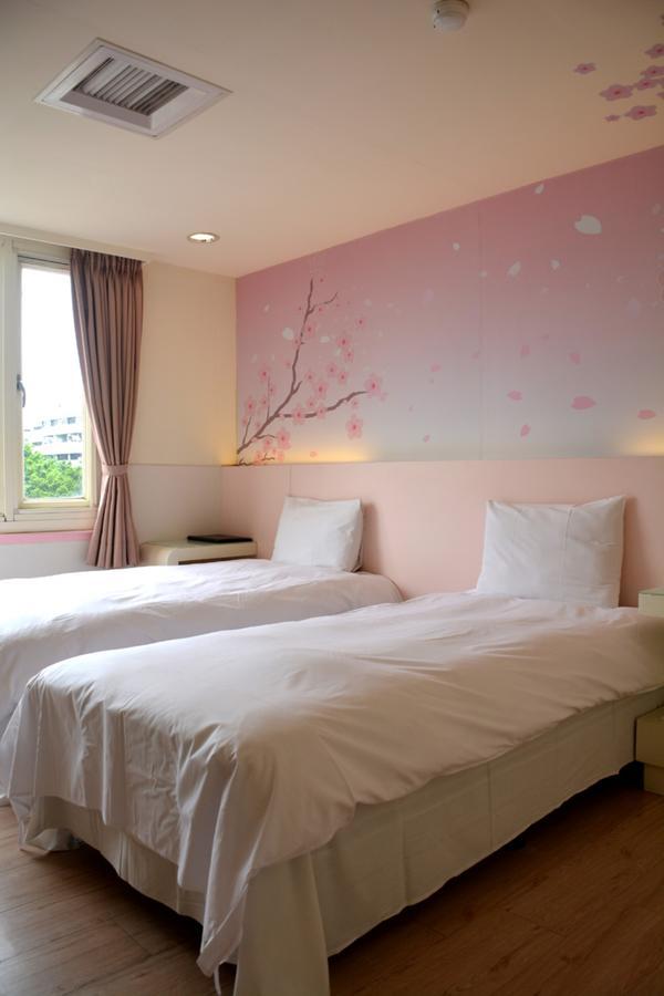 Kiwi Express Hotel - Zhong Zheng Branch Taichung Eksteriør billede