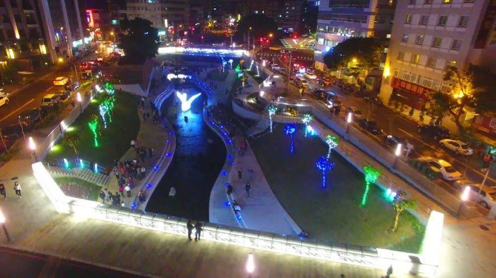 Kiwi Express Hotel - Zhong Zheng Branch Taichung Eksteriør billede