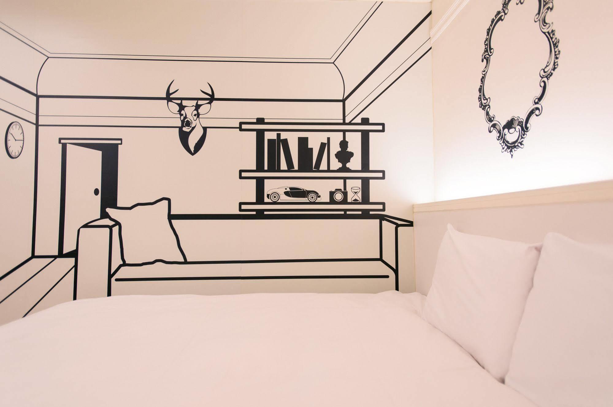 Kiwi Express Hotel - Zhong Zheng Branch Taichung Eksteriør billede