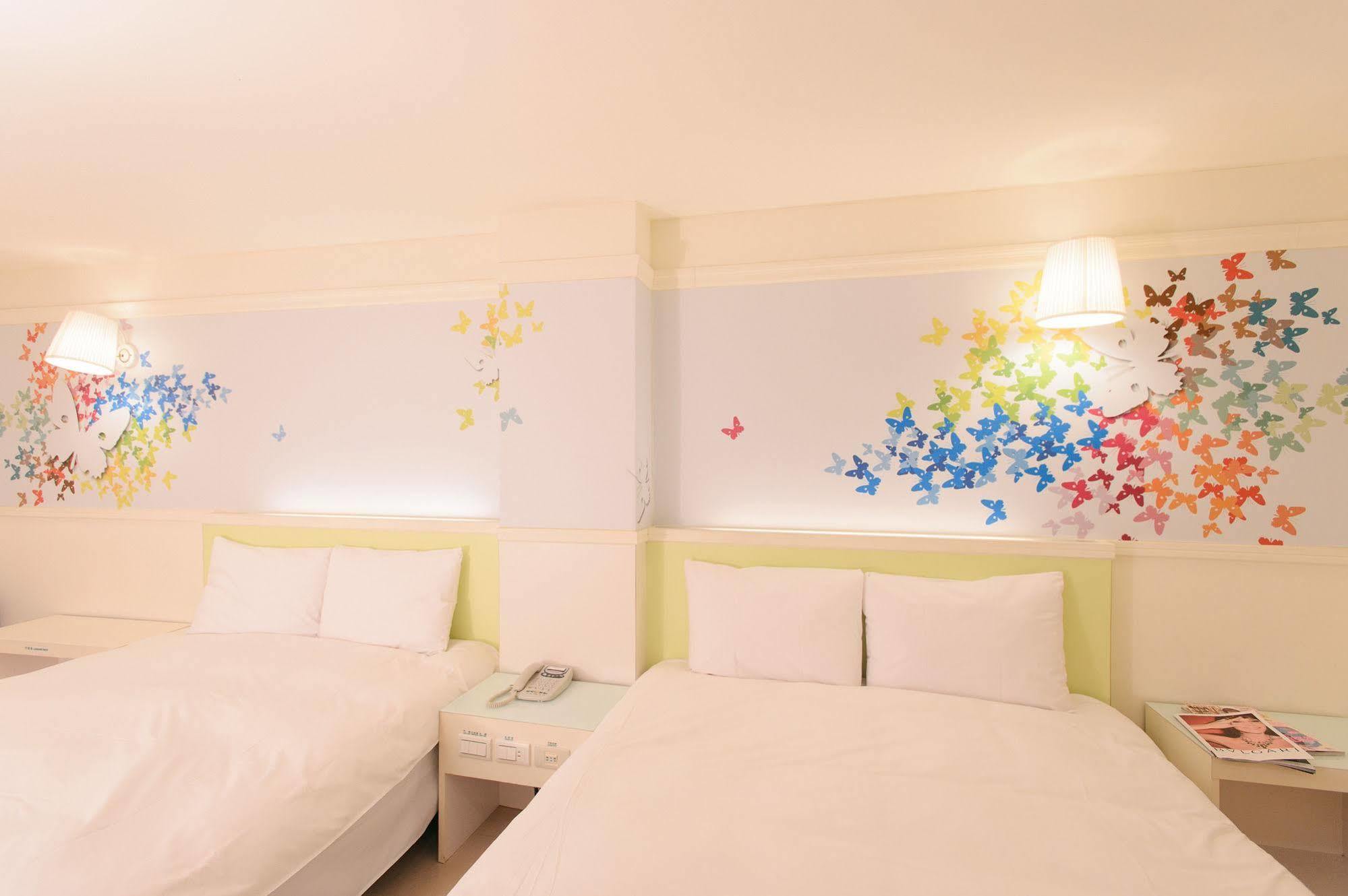 Kiwi Express Hotel - Zhong Zheng Branch Taichung Eksteriør billede